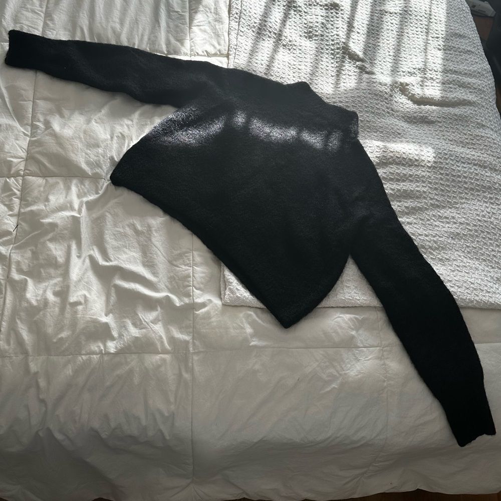Sun n Moon Black Mockneck Sweater. Size Small.